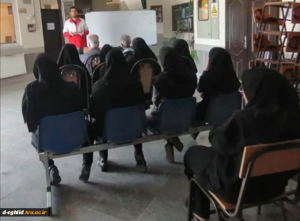 برگزاری کارگاه آموزشی کمک های اولیه پایه در آموزشکده ملی مهارت  دختران اقلید
